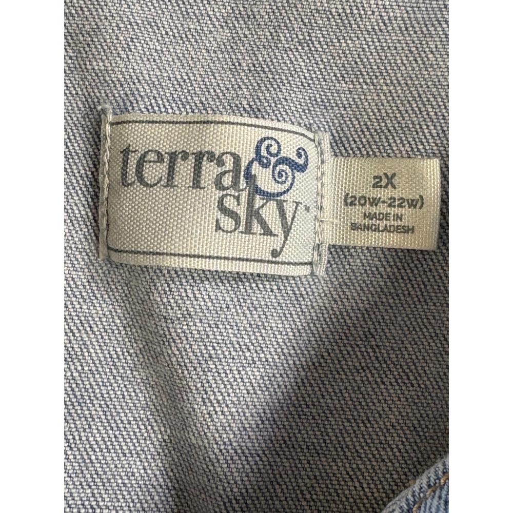 Terra & Sky Womens 2X Light Wash Denim Shirt Jacket Shacket Blue TS15100132918LW - Picture 4 of 6